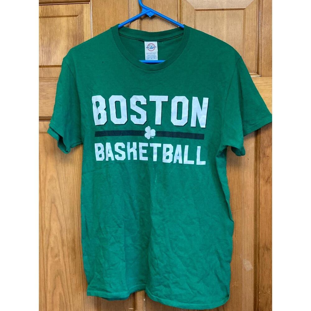 Boston Celtics Green Graphic Print T Shirt  M 100 Preshrunk Cotton